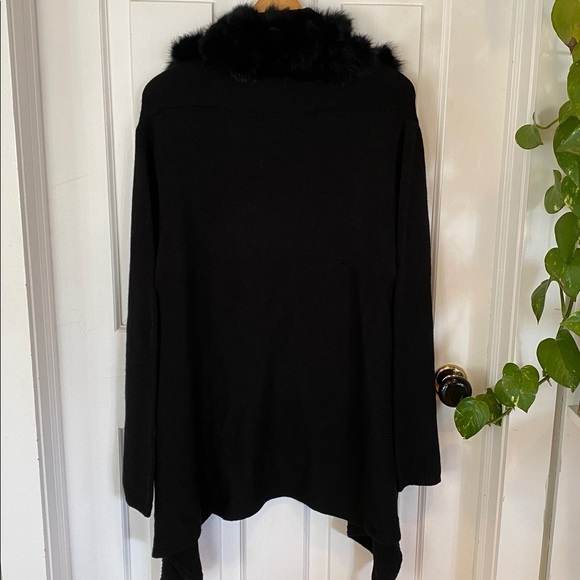 Bella Rabbit Fur Collar Black Cardigan Asymetrical - Picture 7 of 9